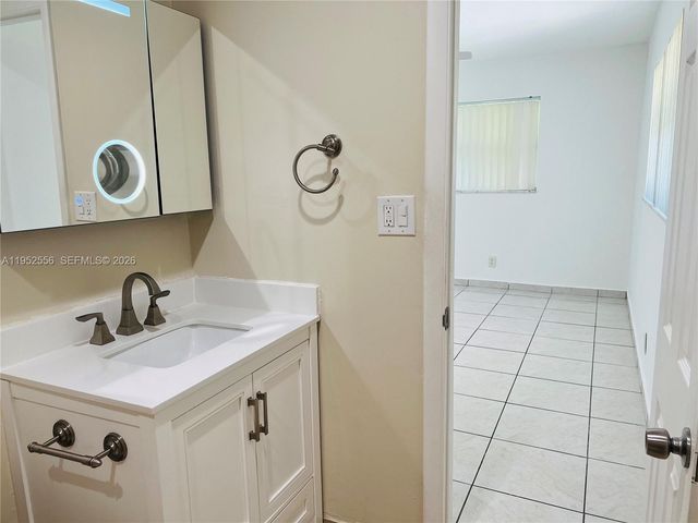 8000 Fairview Dr 310, Tamarac, FL 33321