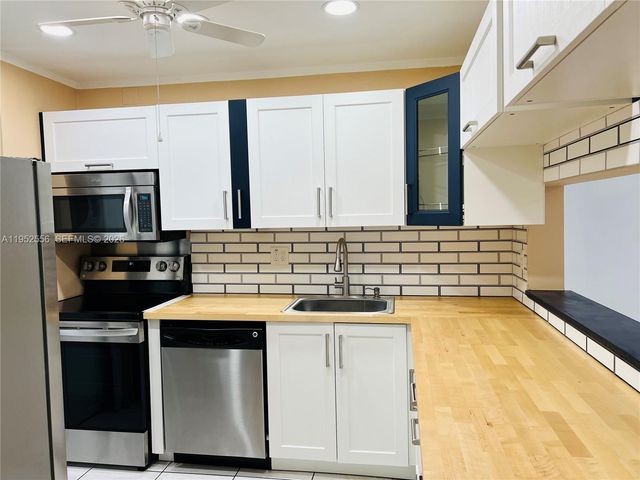 8000 Fairview Dr 310, Tamarac, FL 33321