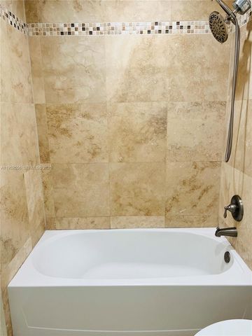 8000 Fairview Dr 310, Tamarac, FL 33321