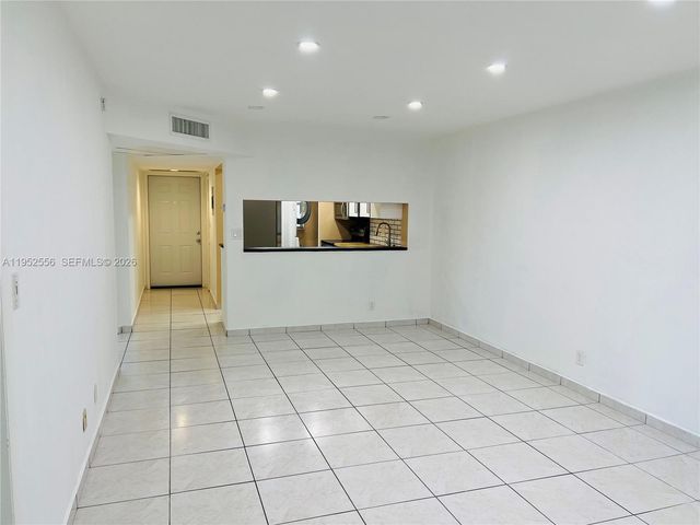 8000 Fairview Dr 310, Tamarac, FL 33321