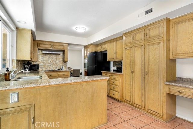 5400 Nagle Avenue, Sherman Oaks, CA 91401