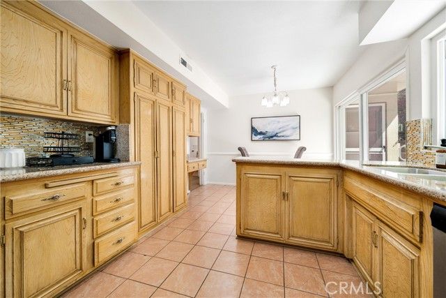 5400 Nagle Avenue, Sherman Oaks, CA 91401