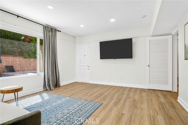 5400 Nagle Avenue, Sherman Oaks, CA 91401