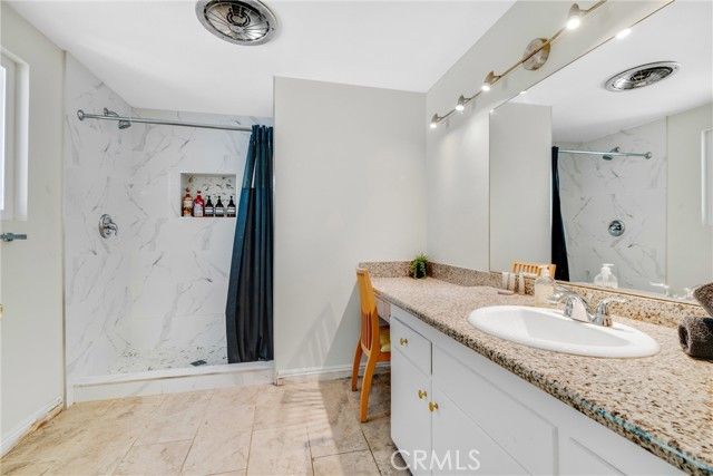 5400 Nagle Avenue, Sherman Oaks, CA 91401