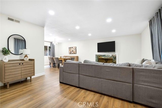 5400 Nagle Avenue, Sherman Oaks, CA 91401