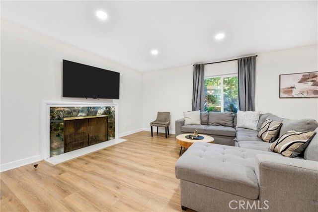 5400 Nagle Avenue, Sherman Oaks, CA 91401