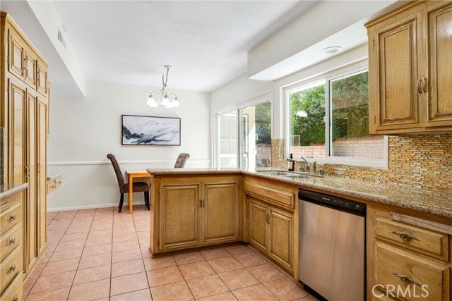 5400 Nagle Avenue, Sherman Oaks, CA 91401