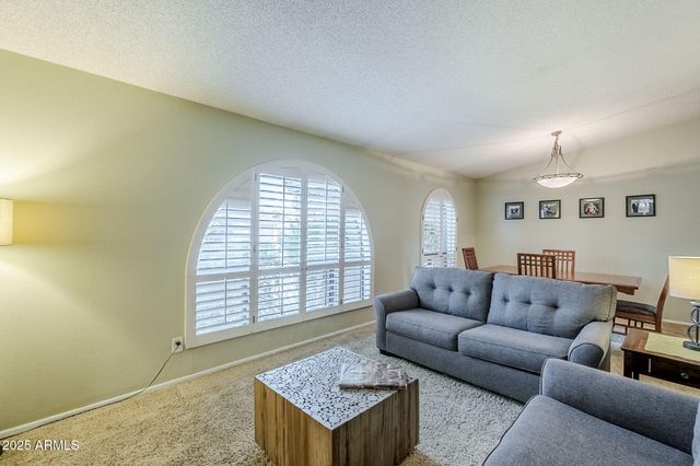 1222 E Louis Way, Tempe, AZ 85284