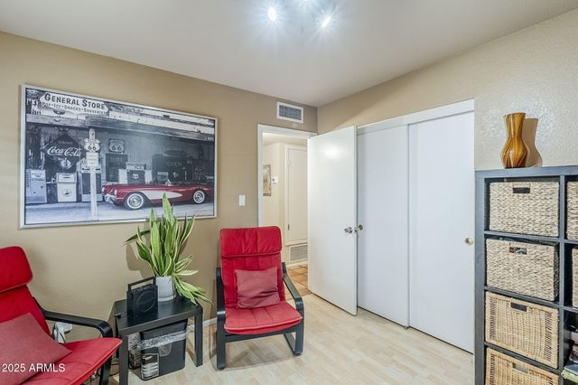 1222 E Louis Way, Tempe, AZ 85284