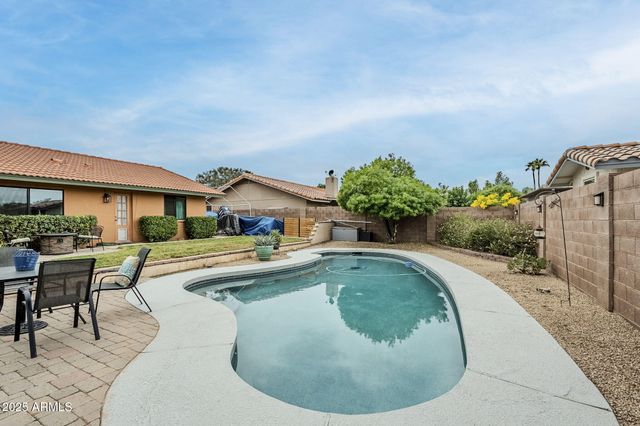 1222 E Louis Way, Tempe, AZ 85284