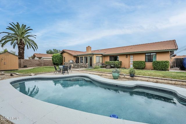 1222 E Louis Way, Tempe, AZ 85284