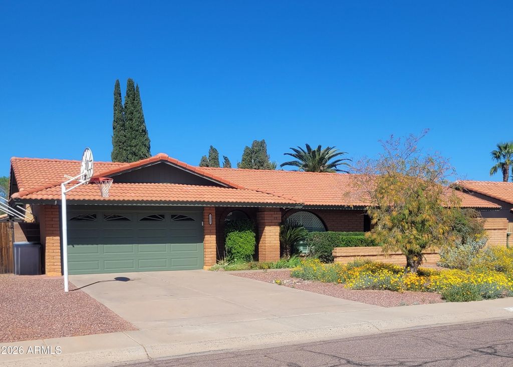 1222 E Louis Way, Tempe, AZ 85284