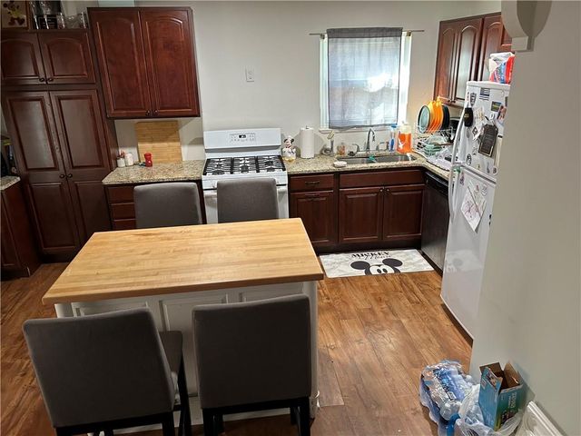 2916 NW Chelsea Place, Blue Springs, MO 64015