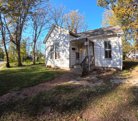 1021 E Blaine Street, Springfield, MO 65803