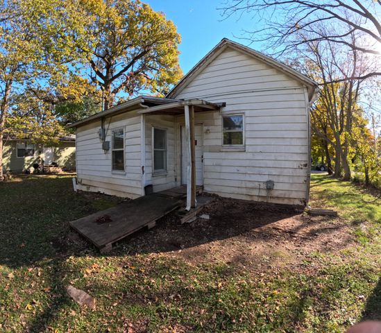 1021 E Blaine Street, Springfield, MO 65803