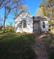 1021 E Blaine Street, Springfield, MO 65803