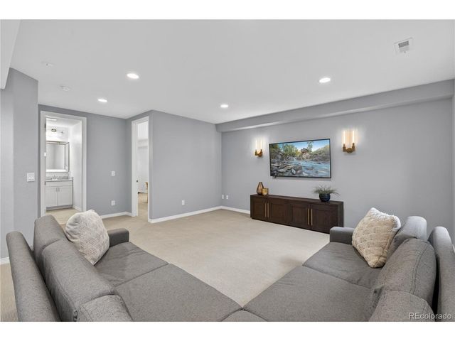 10663 Sundial Rim Rd, Highlands Ranch, CO 80126