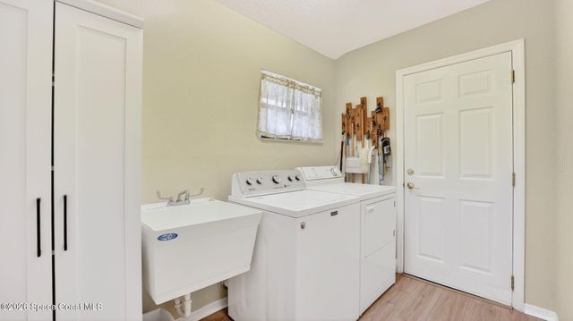 1870 James Circle, Titusville, FL 32780