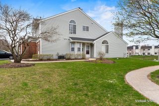 136 Winchester Drive A, Streamwood, IL 60107