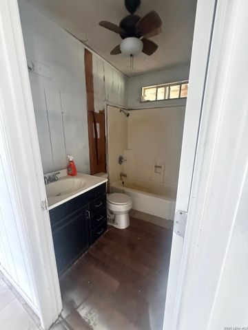 1025 BOWEN ST, Pleasanton, TX 78064