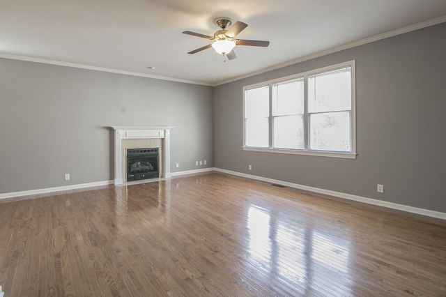 702 Mount Vernon Dr, Clarksville, TN 37043