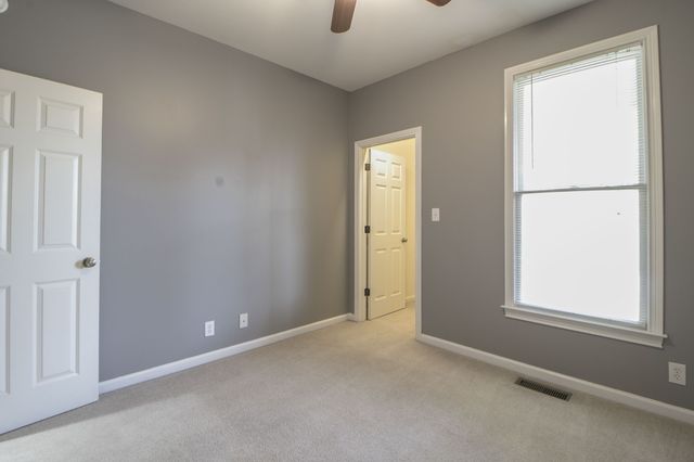 702 Mount Vernon Dr, Clarksville, TN 37043