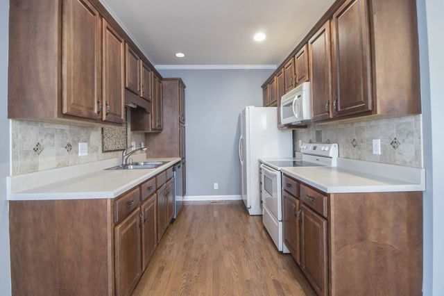 702 Mount Vernon Dr, Clarksville, TN 37043