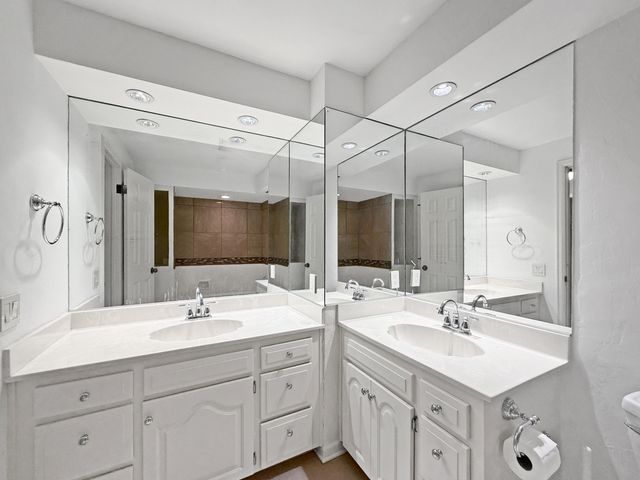 2118 S Catalina Avenue, Springfield, MO 65804