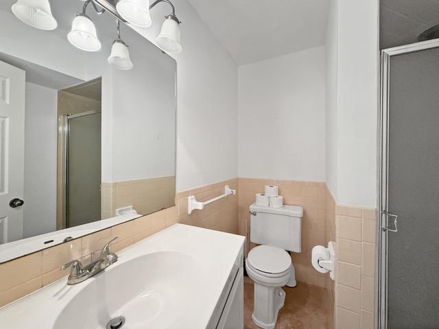 2118 S Catalina Avenue, Springfield, MO 65804