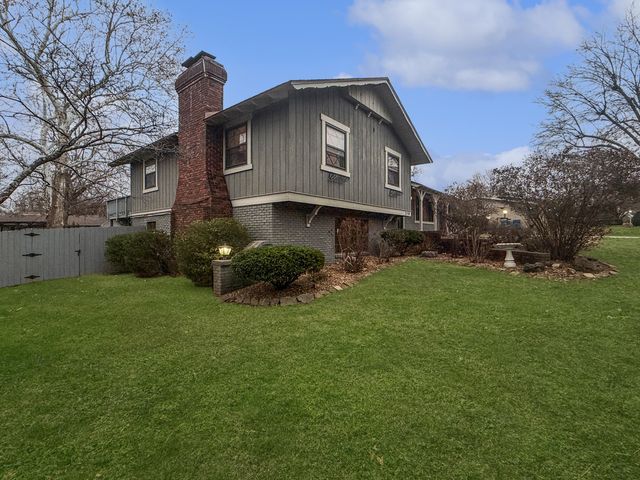 2118 S Catalina Avenue, Springfield, MO 65804