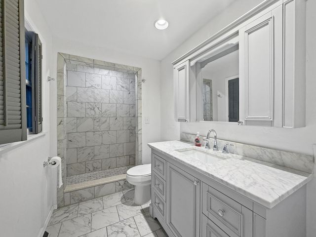 2118 S Catalina Avenue, Springfield, MO 65804