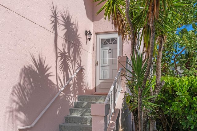 3108 Fairway Drive N, Jupiter, FL 33477
