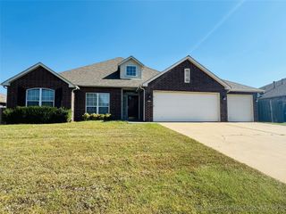 4425 S 199th East Avenue, Broken Arrow, OK 74014