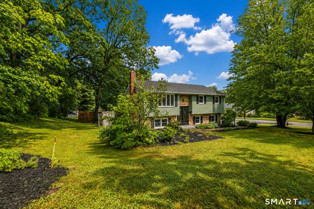 225 Stonecrest Drive, Bristol, CT 06010