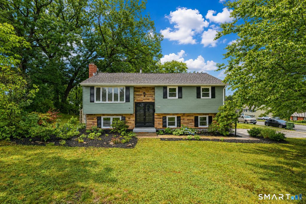 225 Stonecrest Drive, Bristol, CT 06010