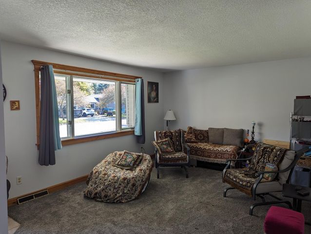 309 2nd Court SE, Grand Meadow, MN 55936