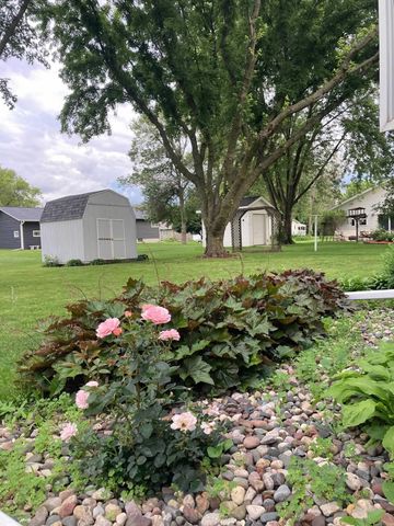 309 2nd Court SE, Grand Meadow, MN 55936