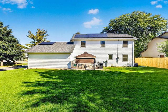 214 N High Point Road, Madison, WI 53717
