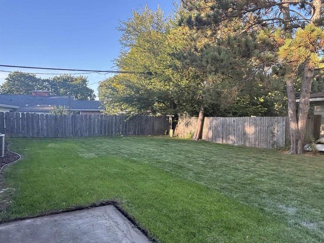 828 N Harmony Drive, Janesville, WI 53545