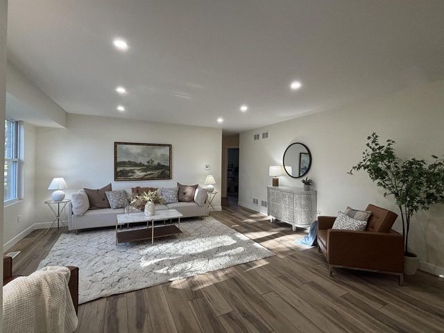 828 N Harmony Drive, Janesville, WI 53545