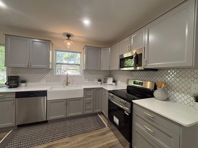 828 N Harmony Drive, Janesville, WI 53545