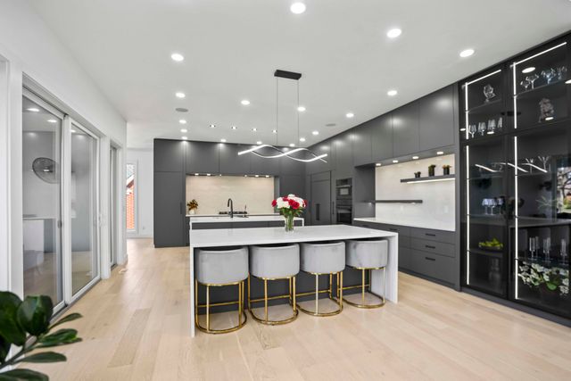 4212 Greenbriar Drive, Nixa, MO 65714