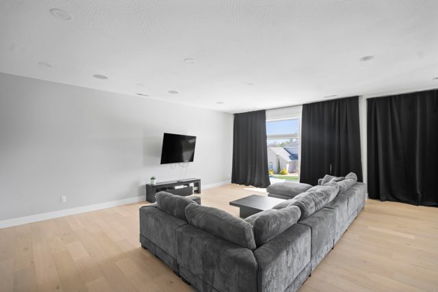 4212 Greenbriar Drive, Nixa, MO 65714