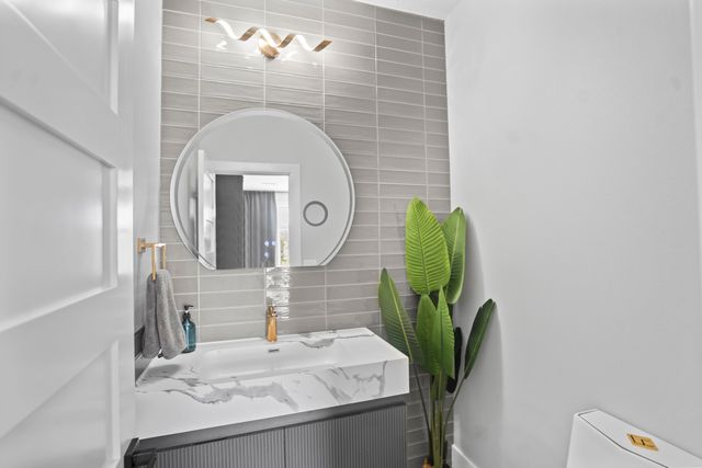 4212 Greenbriar Drive, Nixa, MO 65714