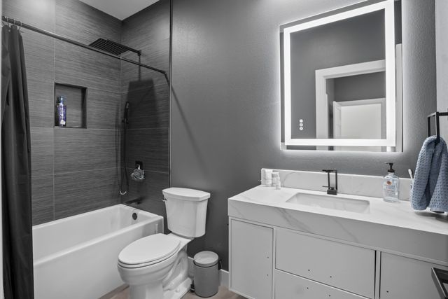 4212 Greenbriar Drive, Nixa, MO 65714