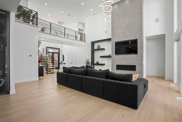 4212 Greenbriar Drive, Nixa, MO 65714