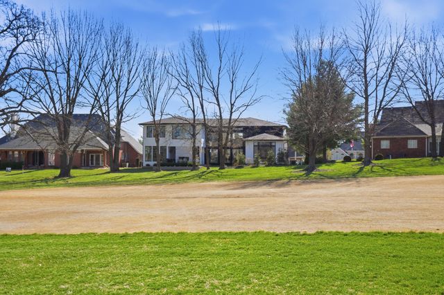 4212 Greenbriar Drive, Nixa, MO 65714