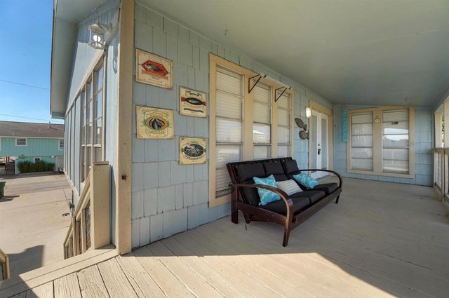 12 S Sandpiper Street, La Marque, TX 77568