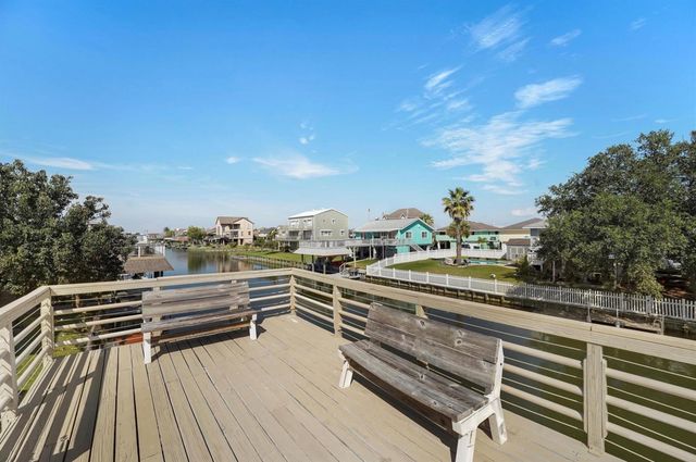 12 S Sandpiper Street, La Marque, TX 77568