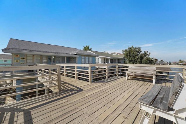 12 S Sandpiper Street, La Marque, TX 77568